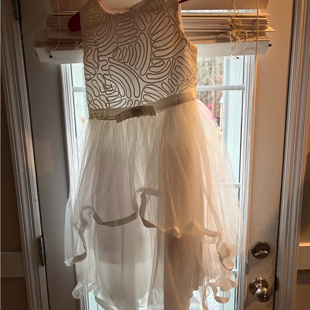 Elegant White Kids Dress with Ribbon Detail